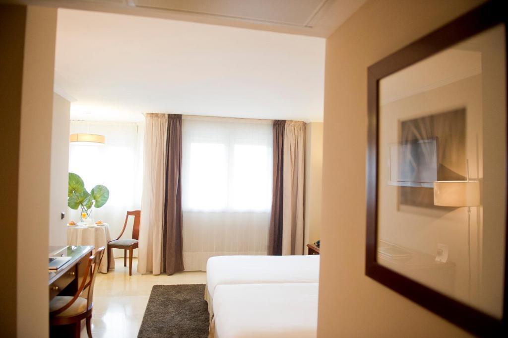 Hotel San Pedro Langreo Oda fotoğraf